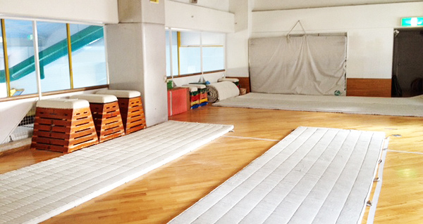 南千里の体育館