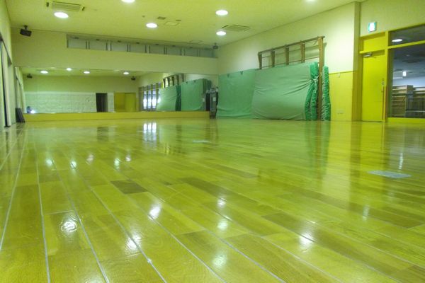 鳴海山下のスタジオ(体育館)