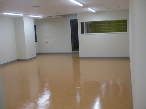 スイミング準備体操場
